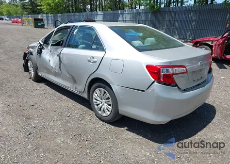 2012 Toyota Camry Le z USA, uszkodzony, nr VIN 4T1BF1FK2CU555529